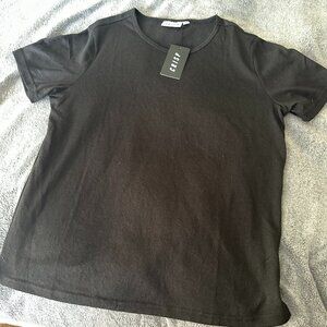 Crisp Short-Sheelve Tee